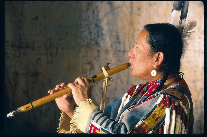 Carlos Nakai: Earth Spirit - flute solo - Blog - Radici della Terra